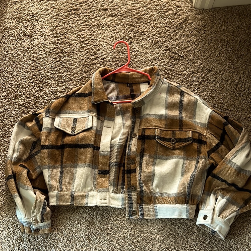 Cropped neutral plaid flannel jacket